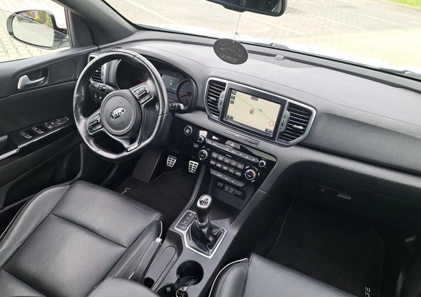 Kia Sportage cena 75500 przebieg: 179521, rok produkcji 2016 z Bochnia małe 781
